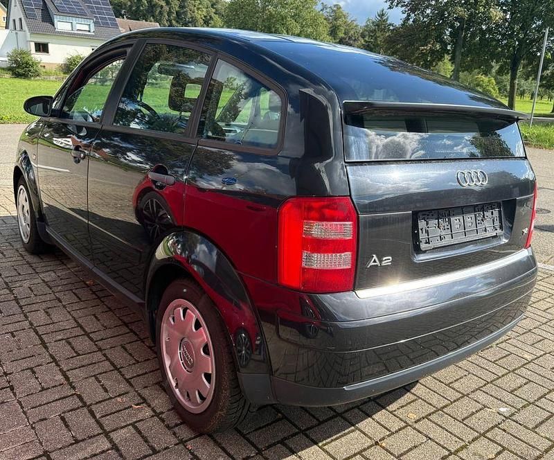 Gebraucht Audi A2 Ambiente 75 PS (55 kW) 2001 Schwarz Kleinwagen