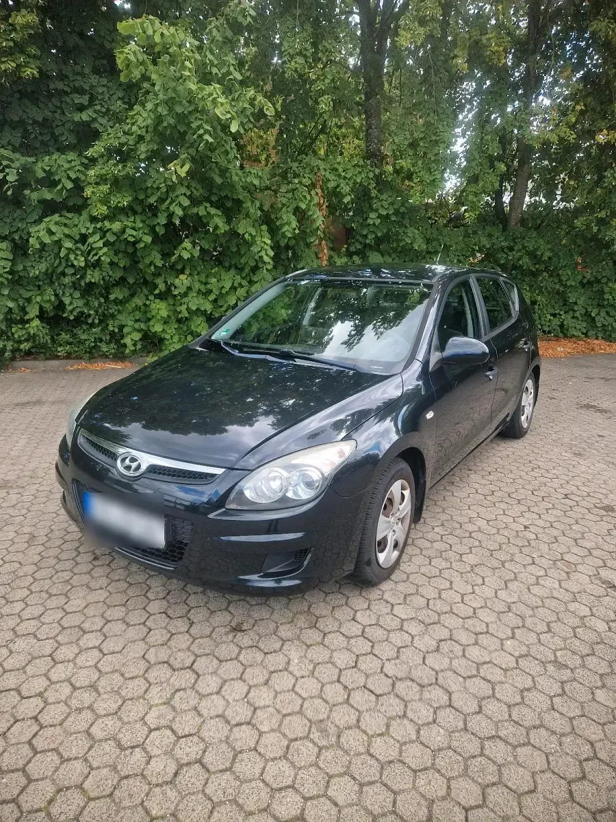 Gebraucht Hyundai i30 105 PS (77 kW) 2009 Schwarz Kleinwagen