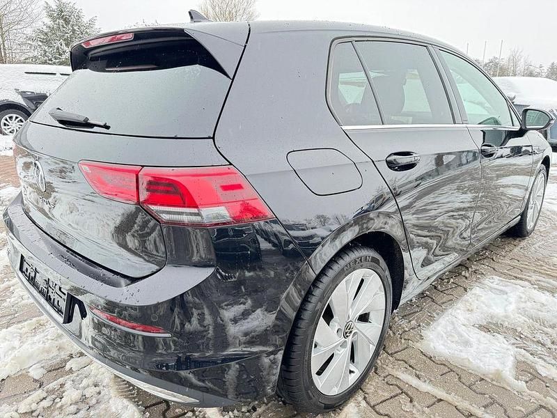 Gebraucht VW Golf VIII Style 150 PS (110 kW) 2022 Schwarz Limousine