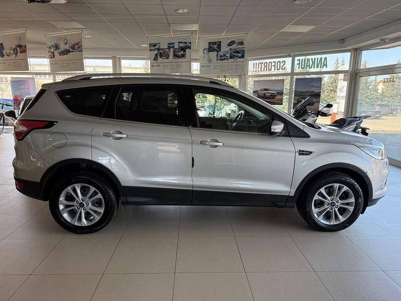 Gebraucht Ford Kuga Titanium 179 PS (131 kW) 2019 Silber SUV