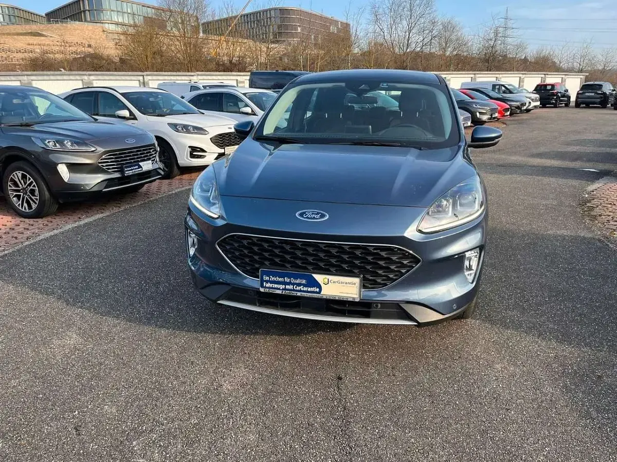 Używany Ford Kuga Cool & Connect 224 KM (164 kW) 2021 Niebieski SUV