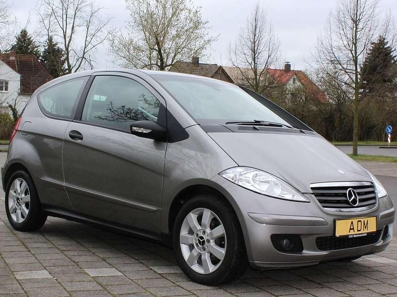 Gebraucht Mercedes A150 95 PS (69 kW) 2008 Kometgrau  metalliclack Kleinwagen