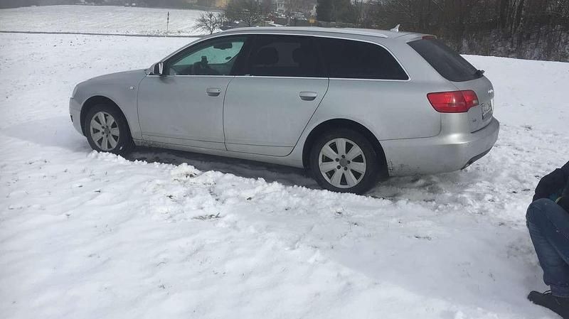 Silber Gebraucht 2005 Audi A6 Allroad Kombi | 3.000 € - Bild 1/4