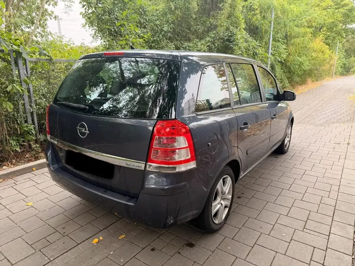 Gebraucht Opel Zafira Edition 116 PS (85 kW) 2009 Grau Van / Kleinbus