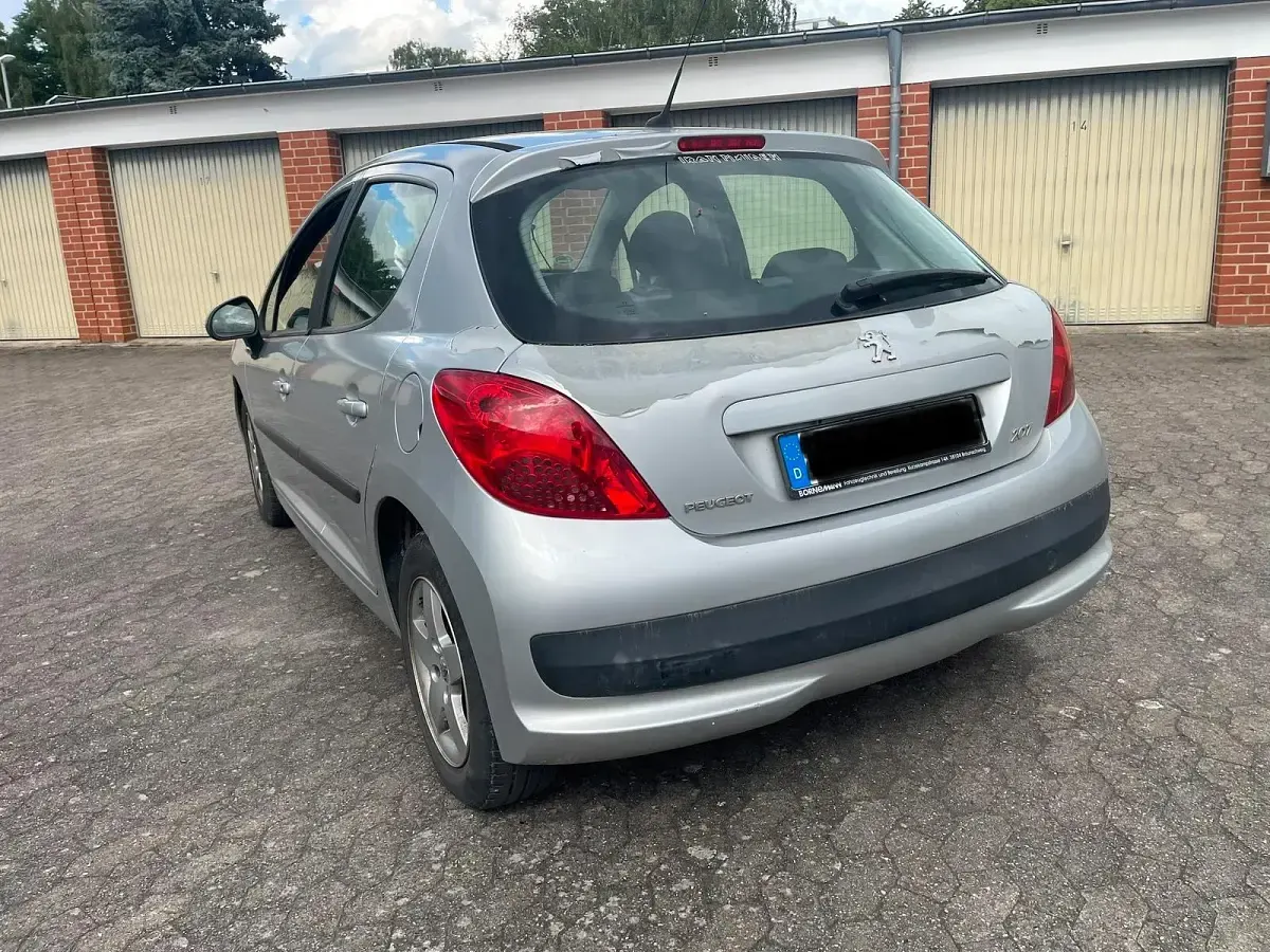 Gebraucht Peugeot 207 95 PS (69 kW) 2007 Silber Kleinwagen