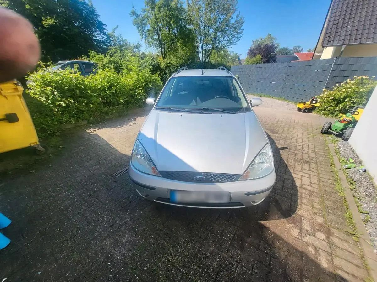 Gebraucht Ford Focus 102 PS (75 kW) 2002 Grau Kombi