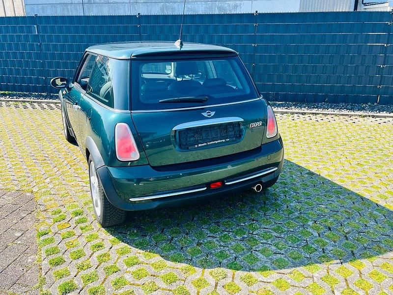 Gebraucht Mini Cooper 116 PS (85 kW) 2004 British racing green Kleinwagen