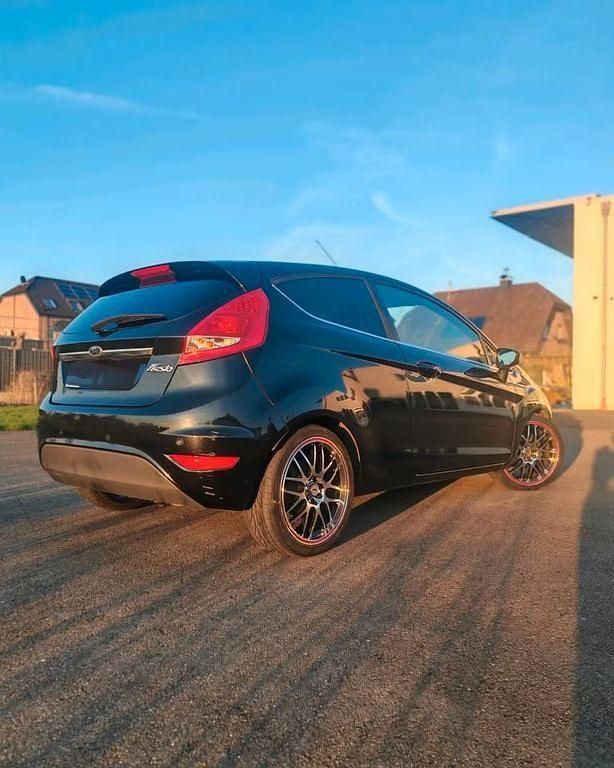 Gebraucht Ford Fiesta Ambiente 82 PS (60 kW) 2008 Schwarz Kleinwagen