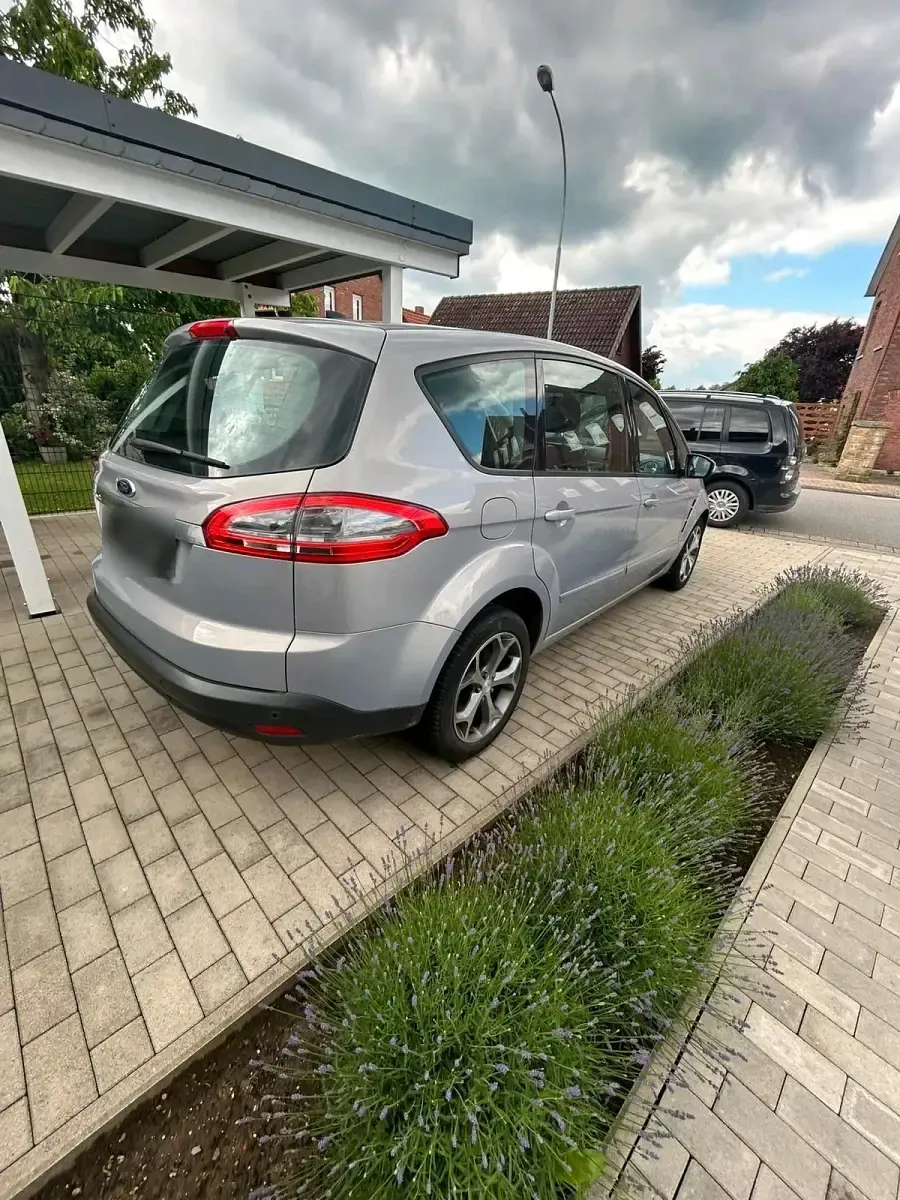 Gebraucht Ford S-MAX 140 PS (102 kW) 2013 Grau Van / Kleinbus