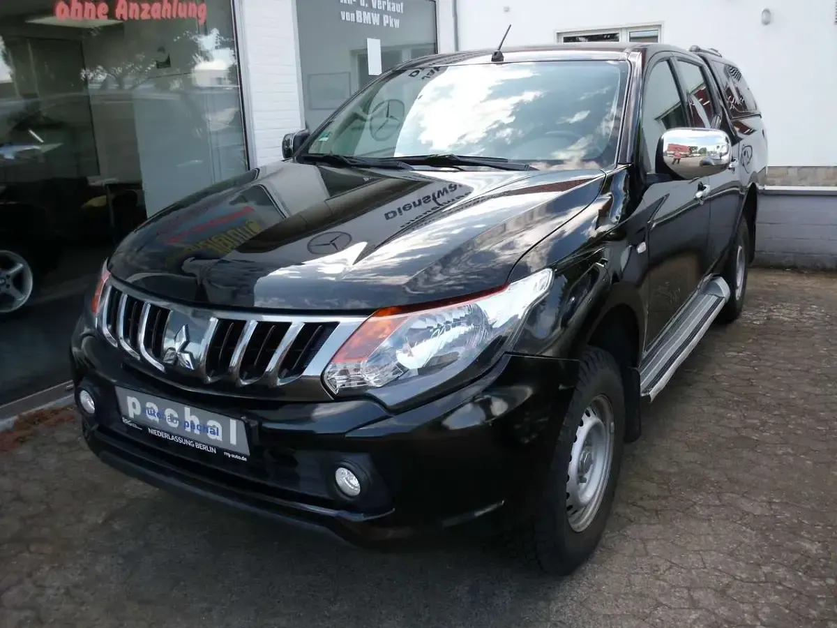 Gebraucht Mitsubishi L 154 PS (113 kW) 2018 Schwarz Pickup