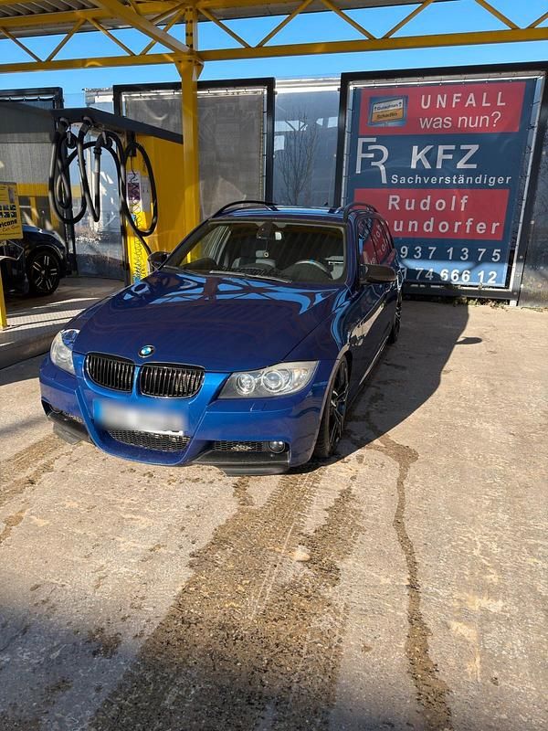 Blau Gebraucht 2008 BMW 318 Kombi | 6.400 € - Bild 1/4