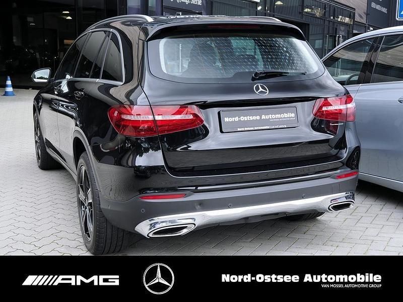 Gebraucht Mercedes GLC250 211 PS (155 kW) 2018 Schwarz unilack schwarz SUV