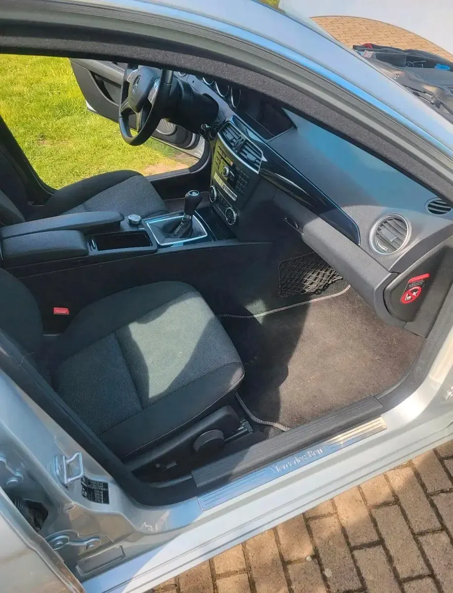 Gebraucht Mercedes C200 136 PS (100 kW) 2012 Silber Kombi