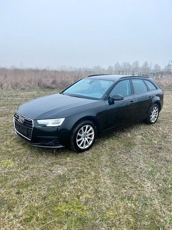 Gebraucht Audi A4 Ambiente 150 PS (110 kW) 2016 Schwarz Kombi