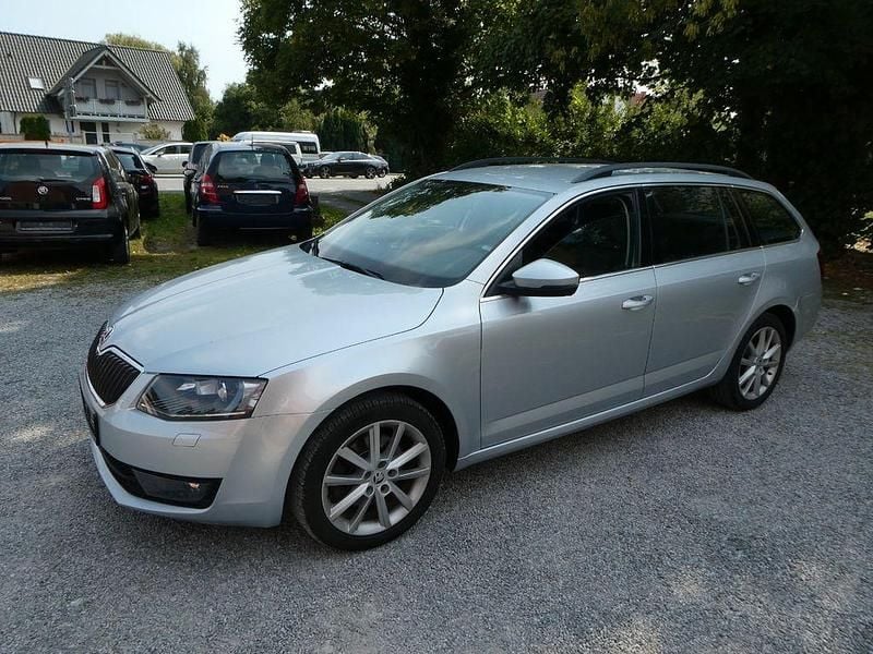 Silber Gebraucht 2014 Skoda Octavia Elegance Kombi | 7.850 € (Superpreis) - Bild 1/4