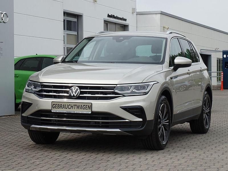 Silber Gebraucht 2024 VW Tiguan Elegance SUV | 34.400 € (Superpreis) - Bild 1/4