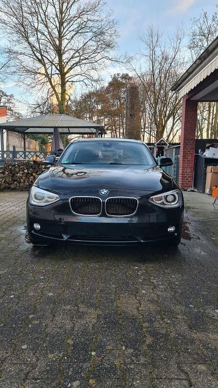 Gebraucht BMW 116 136 PS (100 kW) 2012 Schwarz Kleinwagen