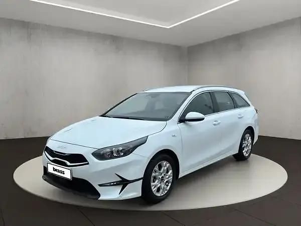Usado Kia Ceed Vision 140 HP (102 kW) 2025 Branco Citadino