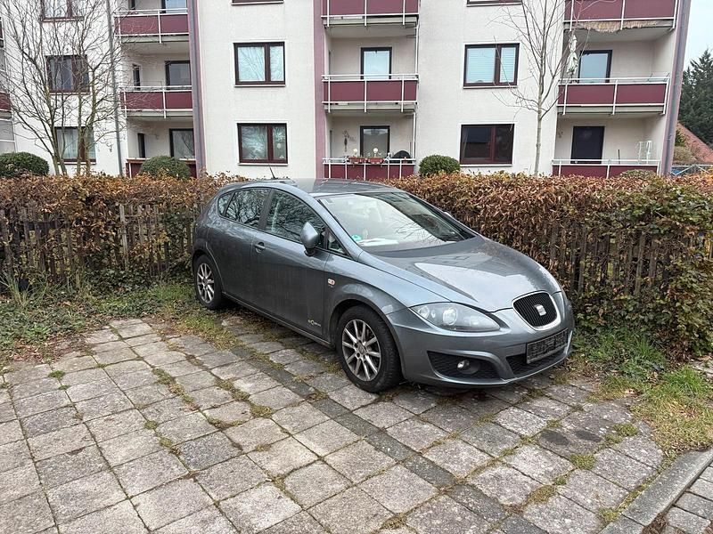 Gebraucht 2012 Seat Leon Limousine | 2.300 € - Bild 1/4