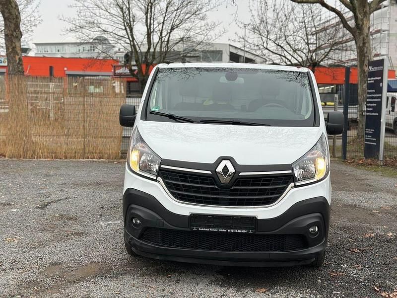 Gebraucht Renault Trafic Komfort 145 PS (106 kW) 2021 Weiß Van / Kleinbus