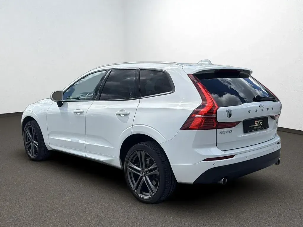 Second-hand Volvo XC60 Momentum 190 CP (139 kW) 2018 Alb SUV