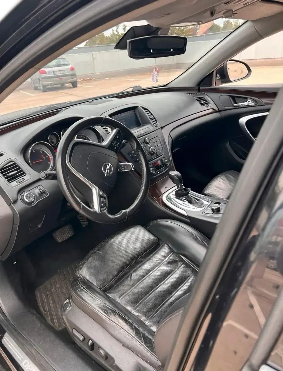 Gebraucht Opel Insignia 150 PS (110 kW) 2008 Schwarz Limousine