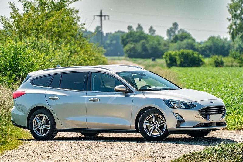 Gebraucht Ford Focus 120 PS (88 kW) 2019 Silber Kombi