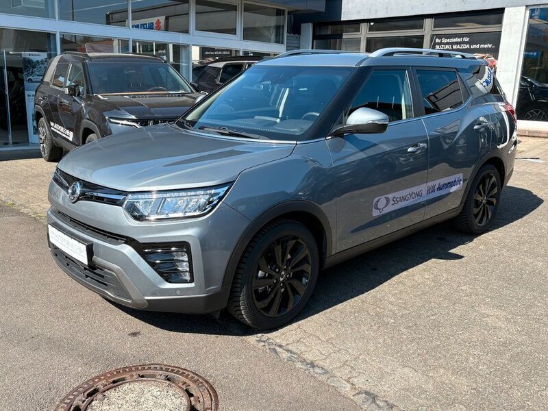 Grau Gebraucht 2024 Ssangyong Tivoli SUV | 24.960 € (Teuer) - Bild 1/4