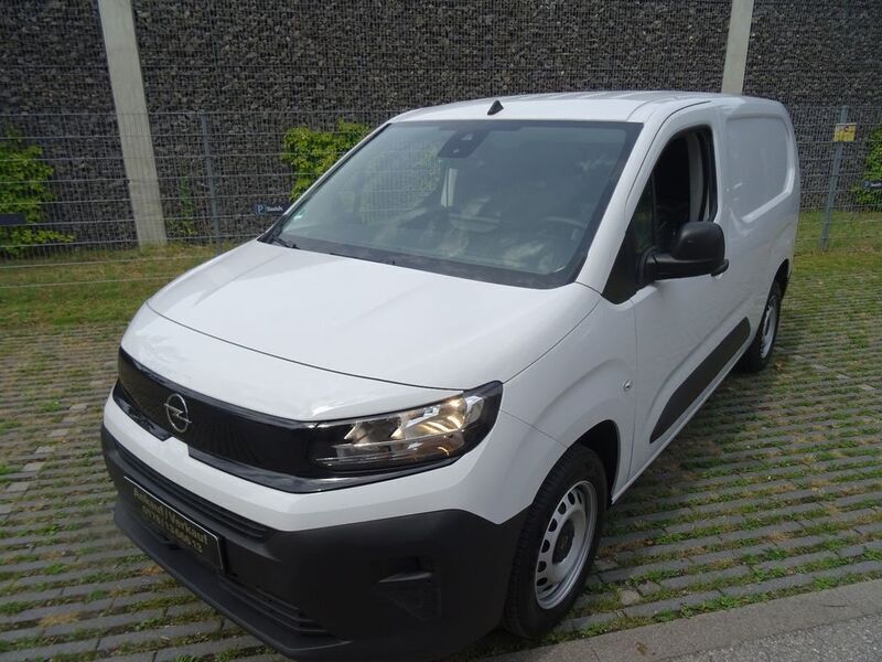 Gebraucht Opel Combo 131 PS (96 kW) 2024 Weiß Van / Kleinbus