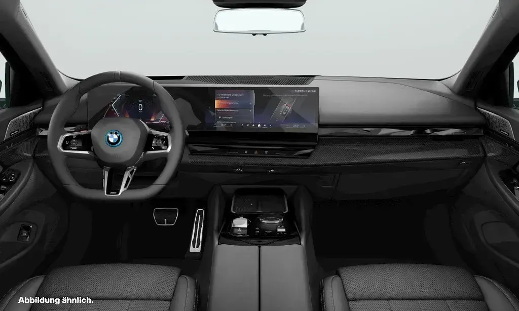 Gebraucht BMW 550e Sport Line 489 PS (359 kW) 2025 Schwarz Kombi