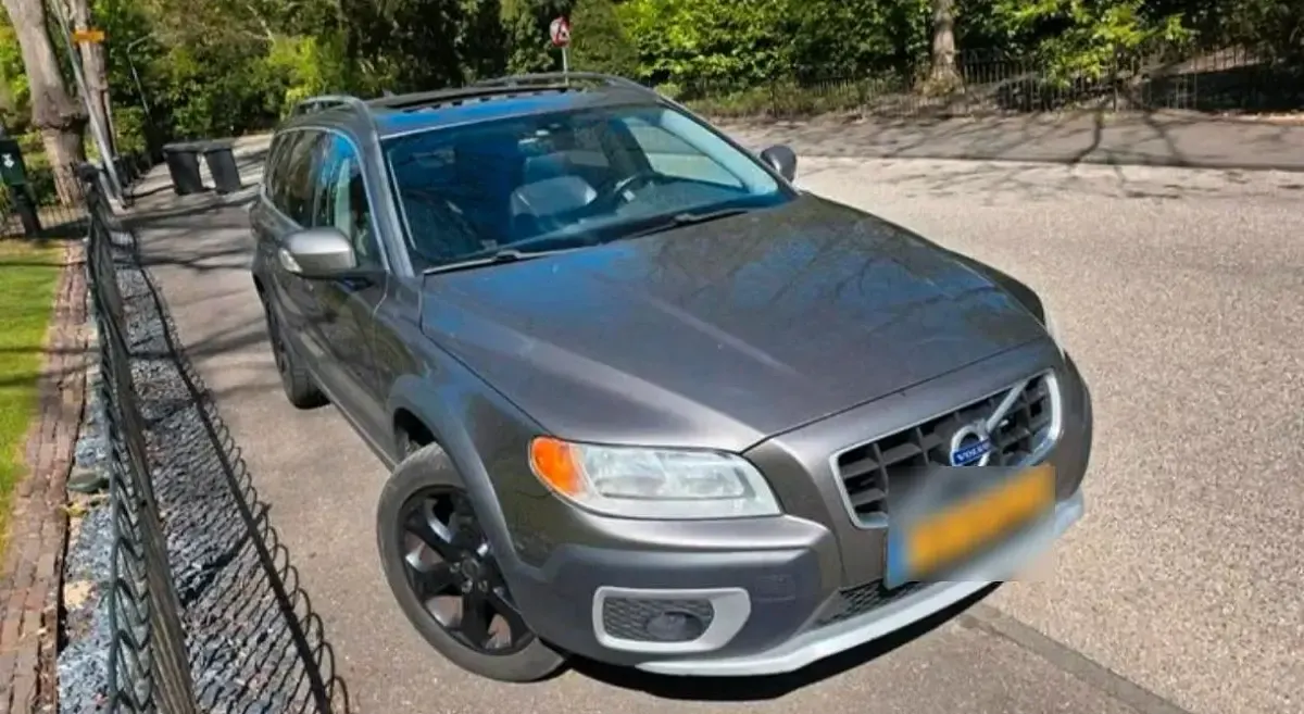 Gebraucht Volvo XC70 175 PS (128 kW) 2010 Gold Kombi