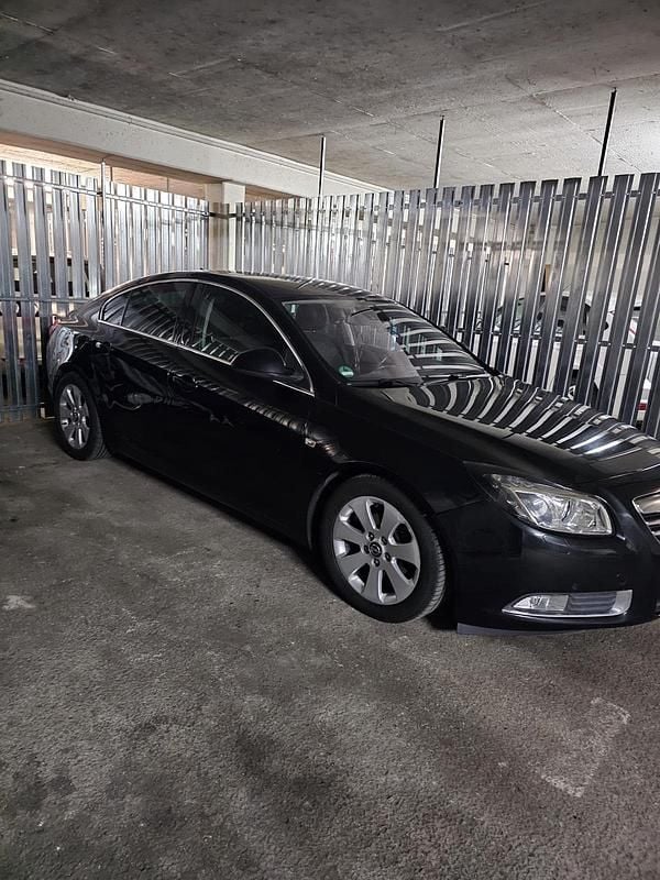 Gebraucht Opel Insignia 160 PS (117 kW) 2013 Schwarz Limousine