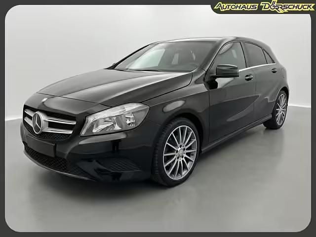 Gebraucht Mercedes A160 Style 90 PS (66 kW) 2014 Schwarz (kosmosschwarz) Limousine