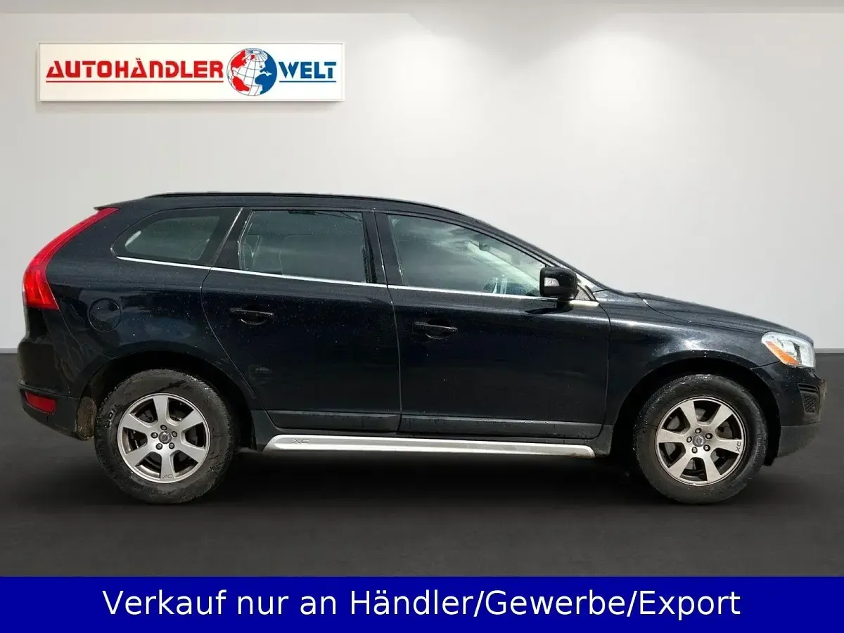 Gebraucht Volvo XC60 136 PS (100 kW) 2012 Schwarz SUV