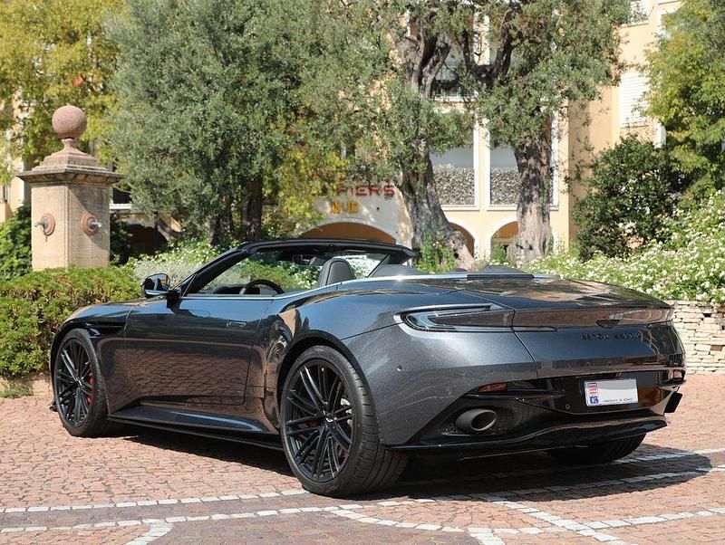 Gebraucht Aston Martin DB12 680 PS (500 kW) 2025 Grau Cabrio