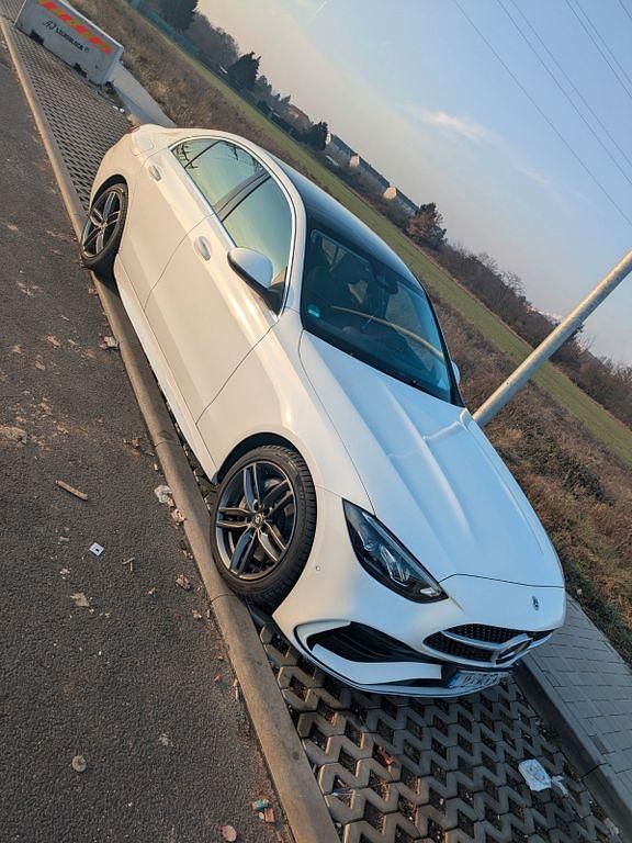 Gebraucht Mercedes C200 Advanced 163 PS (119 kW) 2025 Weiß Limousine