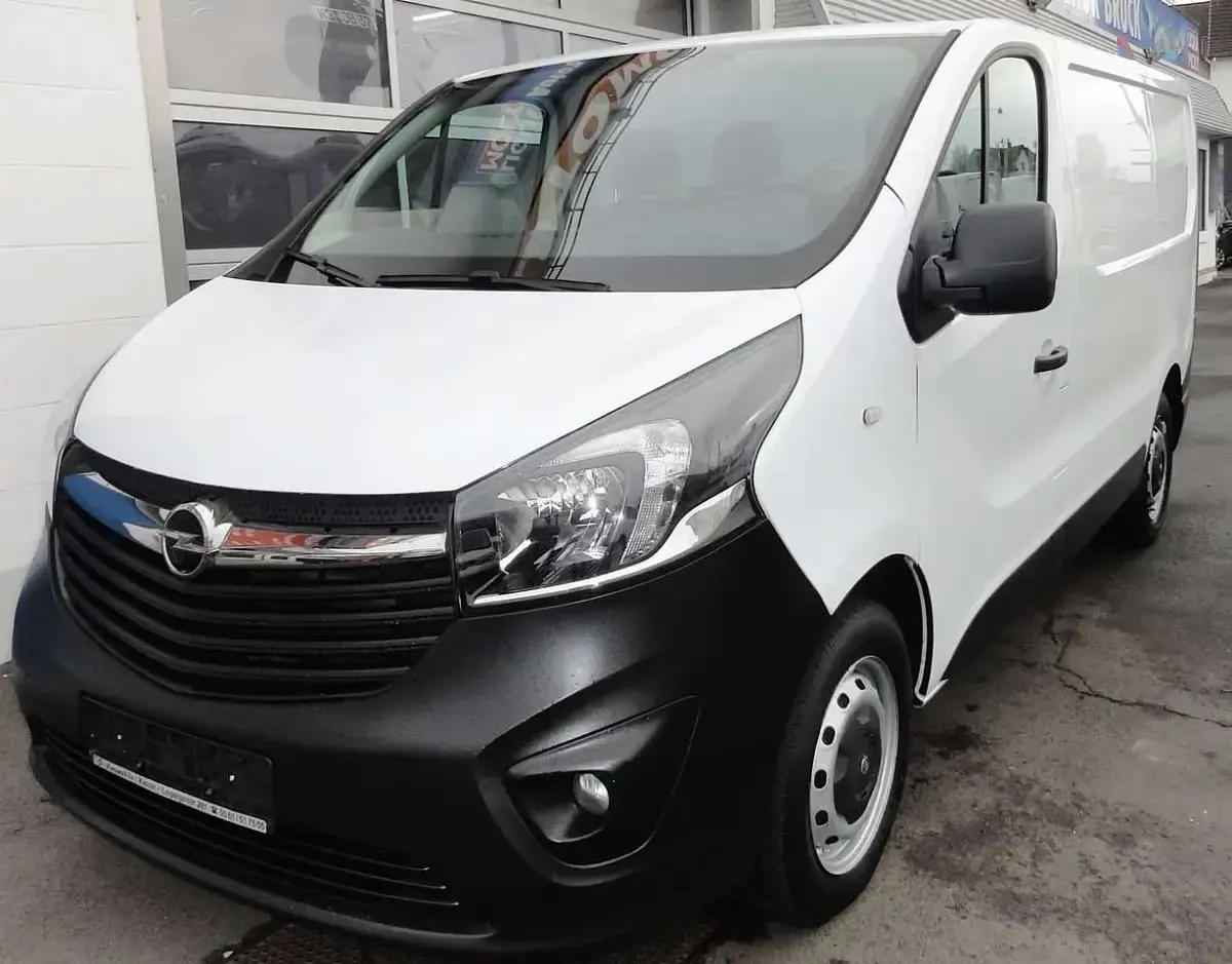 Gebraucht Opel Vivaro 95 PS (69 kW) 2017 Weiß Van / Kleinbus