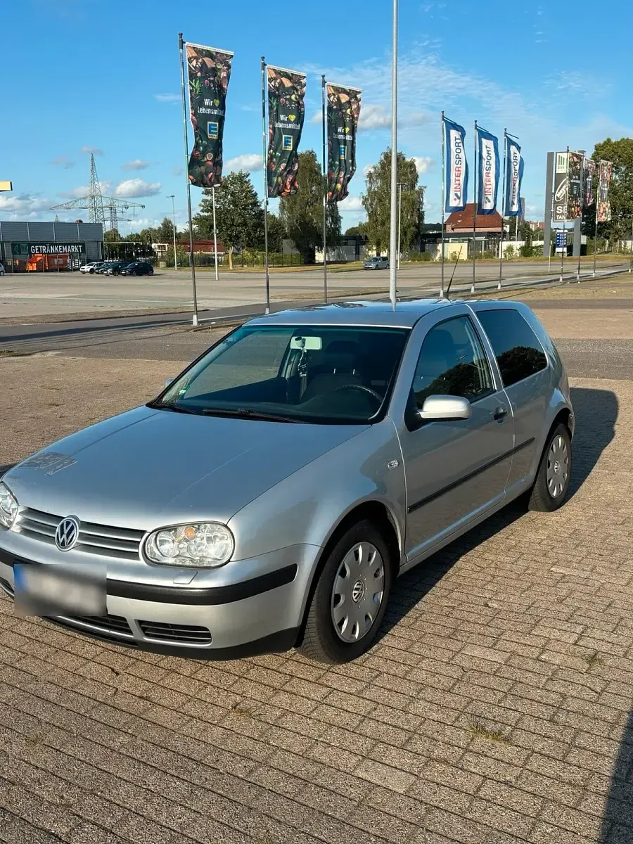 Gebraucht VW Golf IV 102 PS (75 kW) 2002 Silber Kleinwagen