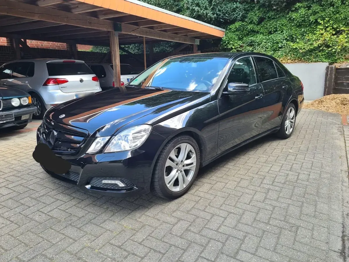 Gebraucht Mercedes E300 Avantgarde 210 PS (154 kW) 2010 Schwarz Limousine