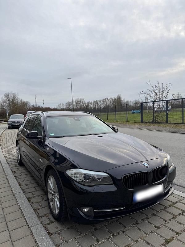 Schwarz Gebraucht 2012 BMW 525 Kombi | 10.500 € (Fairer Preis) - Bild 1/4
