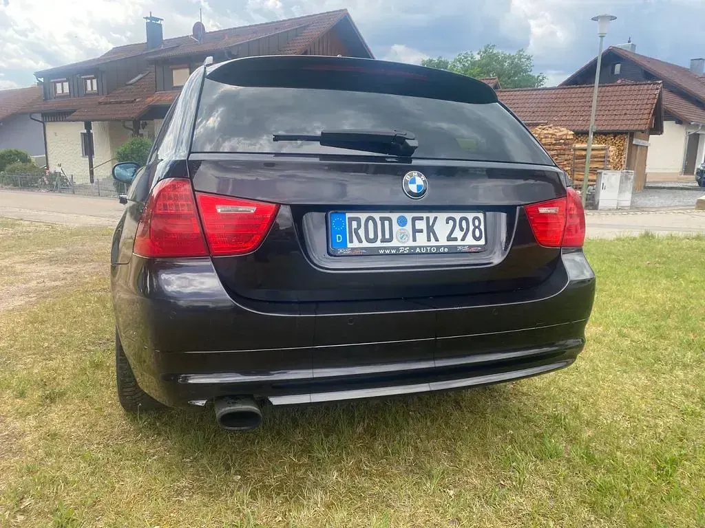 Gebraucht BMW 320 170 PS (125 kW) 2008 Schwarz Kombi