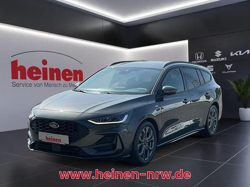 Grau Gebraucht 2023 Ford Focus ST-Line X Kombi | 20.919 € (Guter Preis) - Bild 1/4