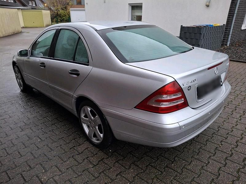 Gebraucht Mercedes C240 170 PS (125 kW) 2003 Silber Limousine