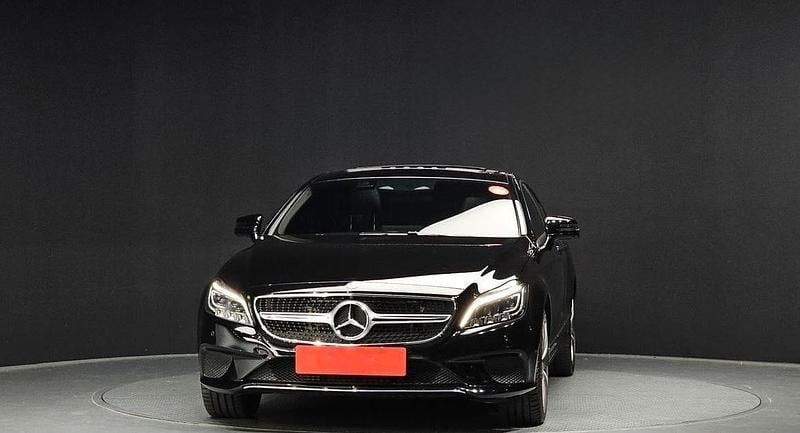 Schwarz Gebraucht 2016 Mercedes CLS350 Limousine | 28.000 € (Guter Preis) - Bild 1/4