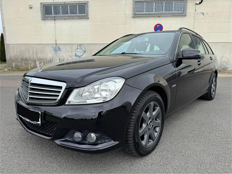 Schwarz Gebraucht 2011 Mercedes C200 Kombi | 6.999 € (Fairer Preis) - Bild 1/4