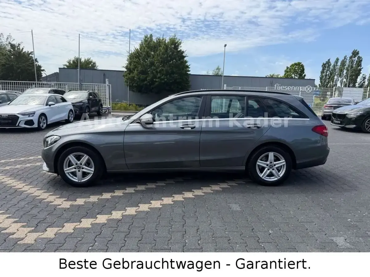 Gebraucht Mercedes C180 156 PS (114 kW) 2017 Selenitgrau Kombi