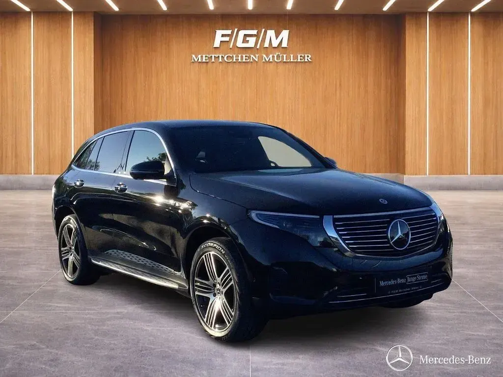 Gebraucht Mercedes EQC400 Electric Art 300 kW (408 PS) 2022 Obsidianschwarz SUV