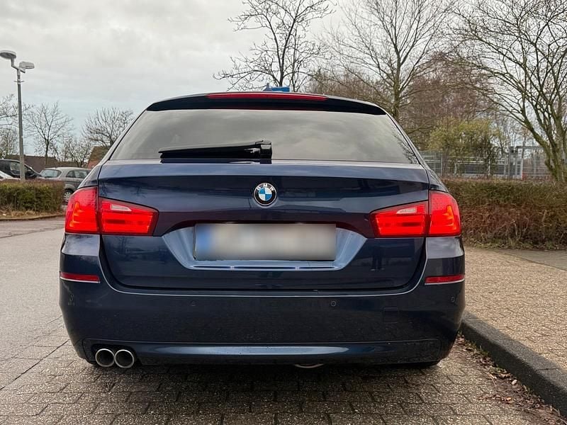 Gebraucht BMW 525 218 PS (160 kW) 2012 Blau Kombi