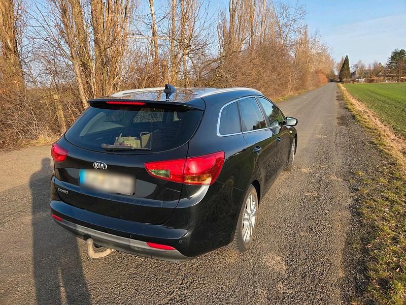 Gebraucht Kia Ceed Sportswagon DREAM-TEAM Edition 136 PS (100 kW) 2014 Schwarz Kombi