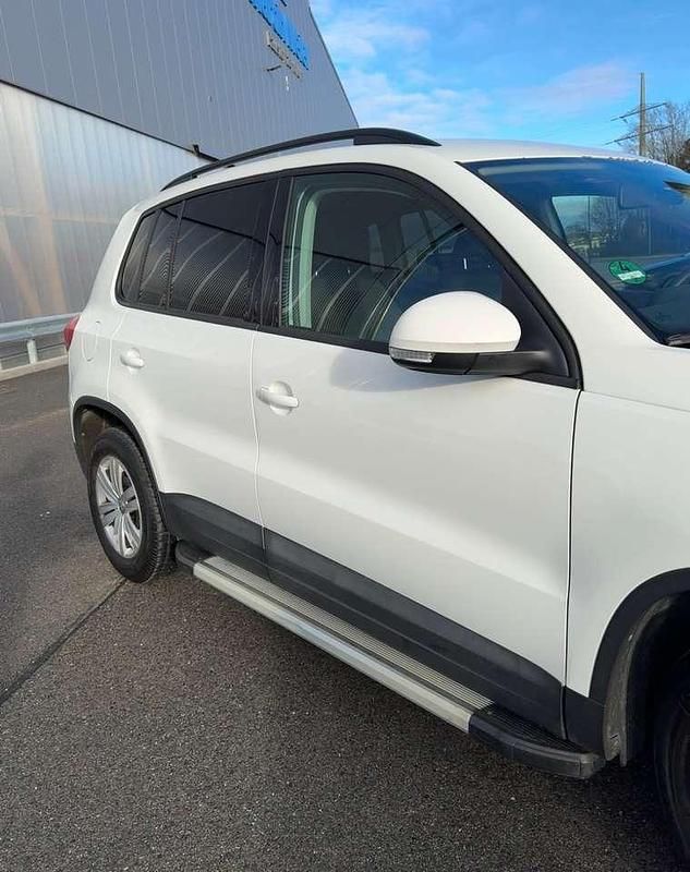 Gebraucht VW Tiguan Trendline 122 PS (89 kW) 2012 Weiß SUV
